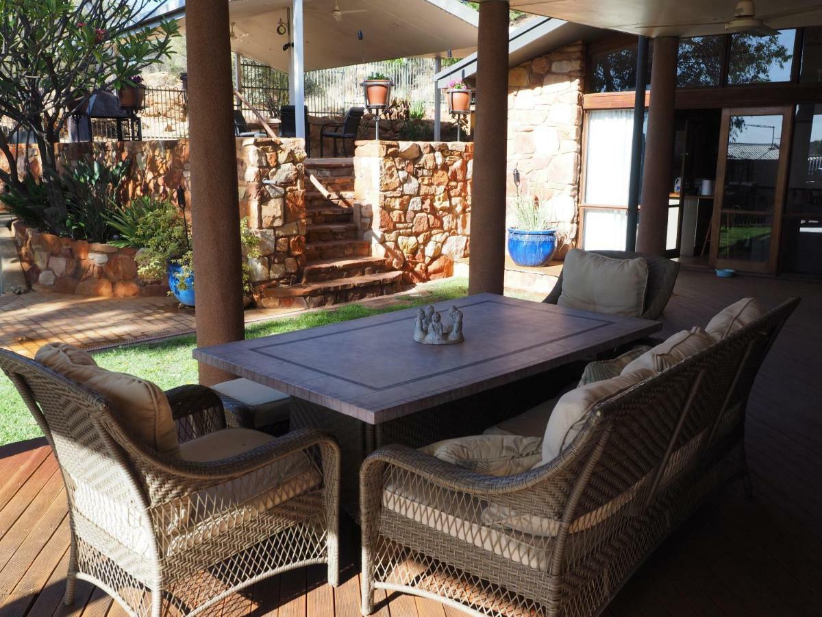 Wilmots On Dixon Bed & Breakfast อลิซสปริงส์ ภายนอก รูปภาพ